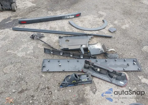 2017 Ford Transit-250 z USA, uszkodzony, nr VIN 1FTYR2CM5HKA33286